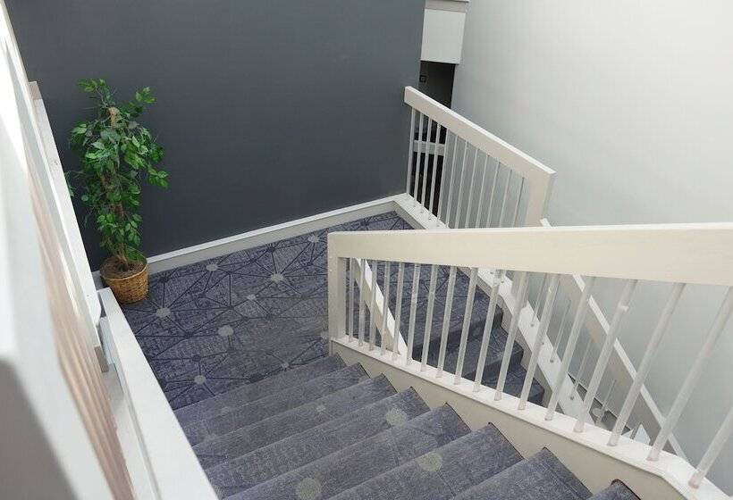 酒店 American Inn & Suites