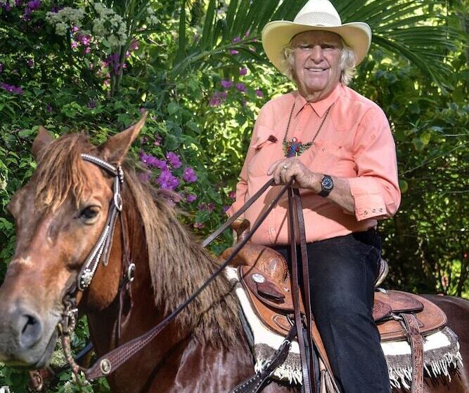 فندق Banana Bank Lodge & Jungle Horseback Adventures