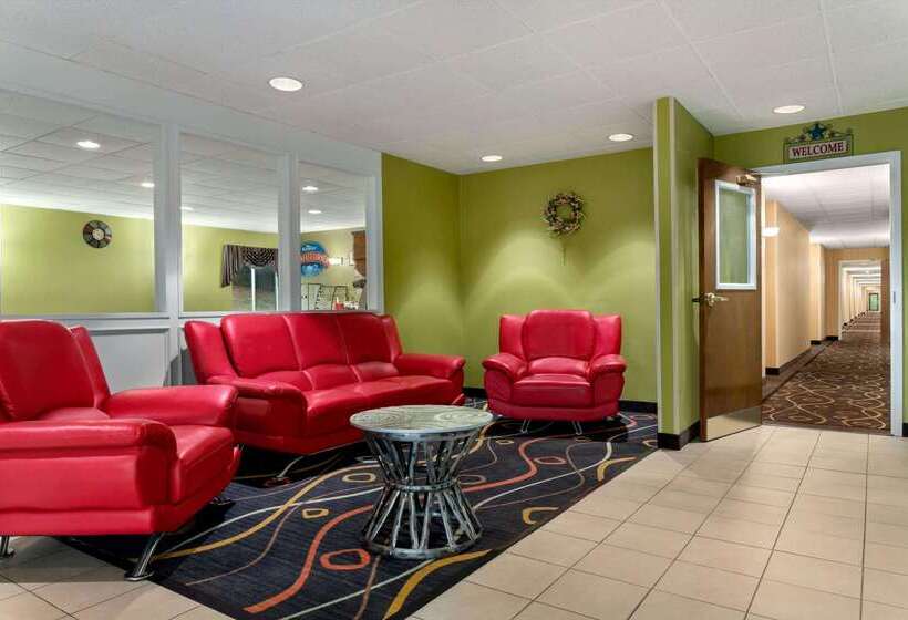 فندق Baymont By Wyndham North Dartmouth Fall River