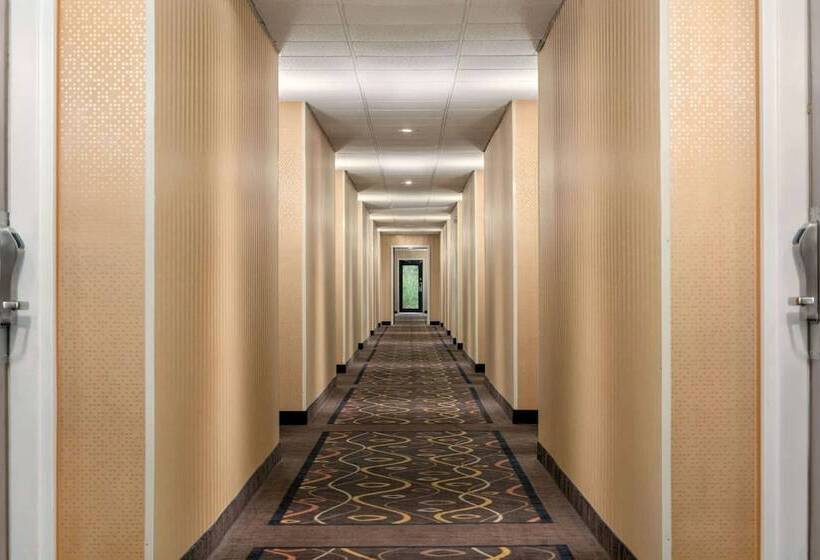 فندق Baymont By Wyndham North Dartmouth Fall River