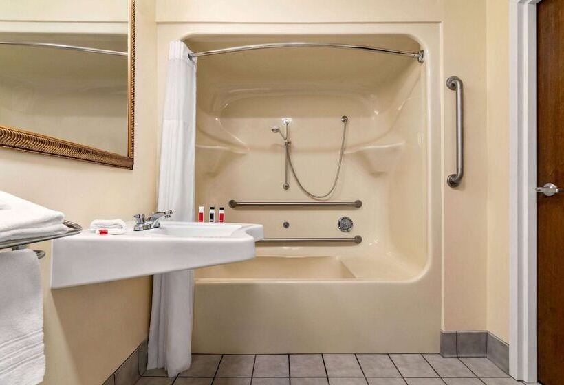 فندق Baymont By Wyndham North Dartmouth Fall River