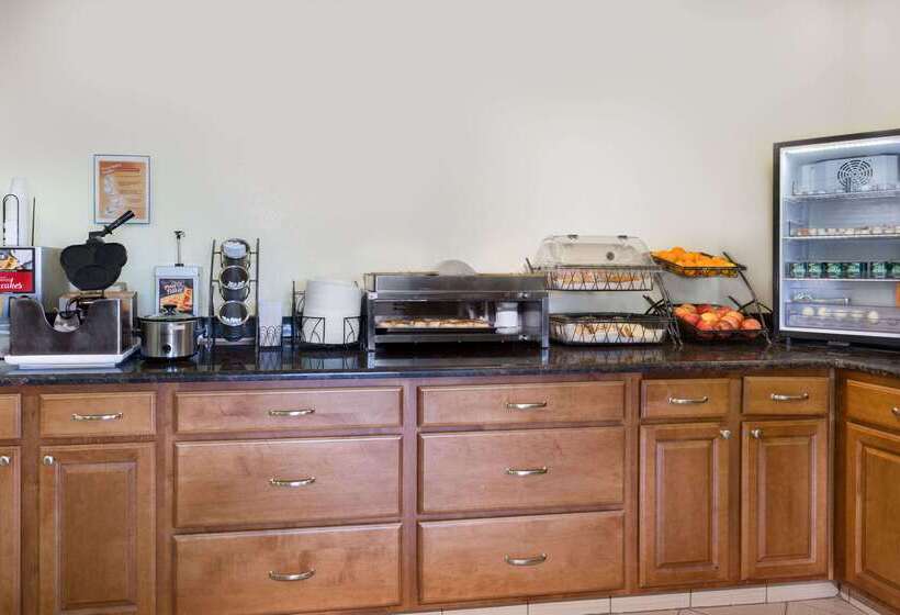 فندق Baymont By Wyndham Waterloo