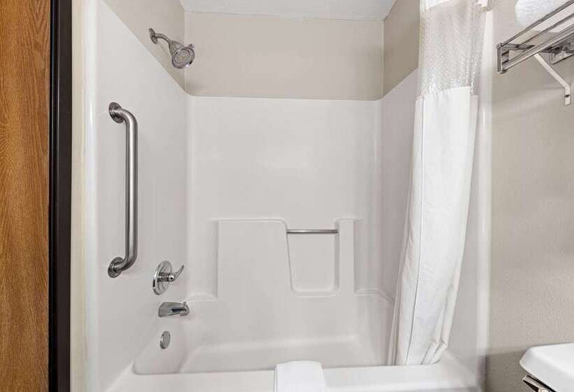 فندق Baymont By Wyndham Waterloo