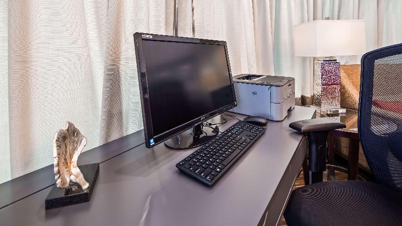 فندق Best Western Center Inn