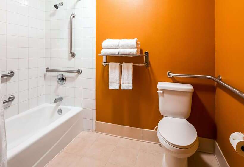 فندق Best Western Flagship Inn