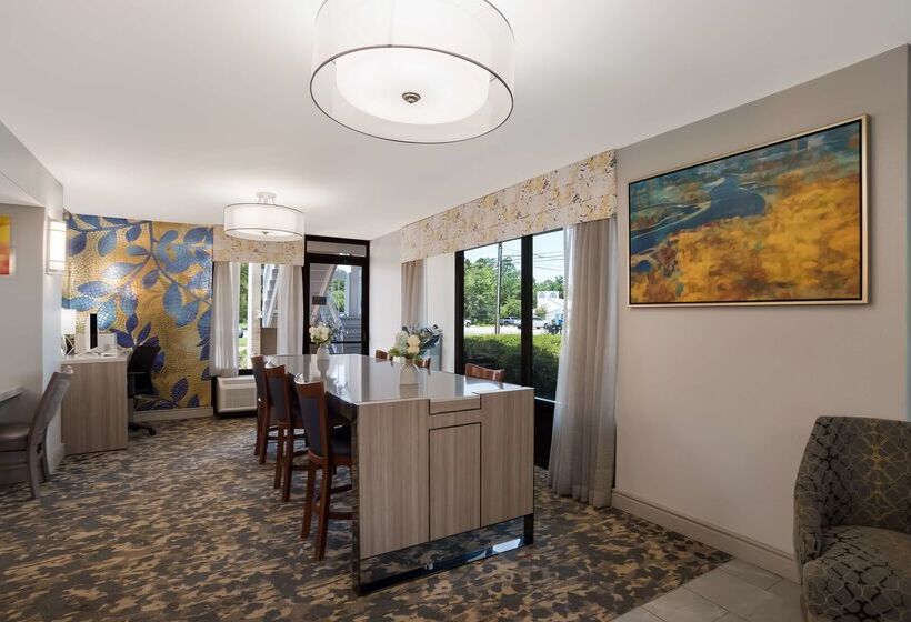 فندق Best Western Flagship Inn