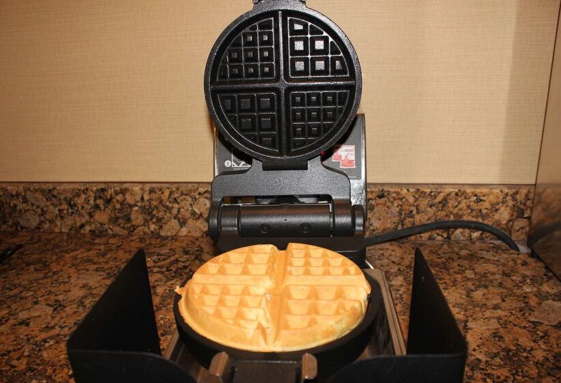 فندق Best Western Plus Grand Manor Inn