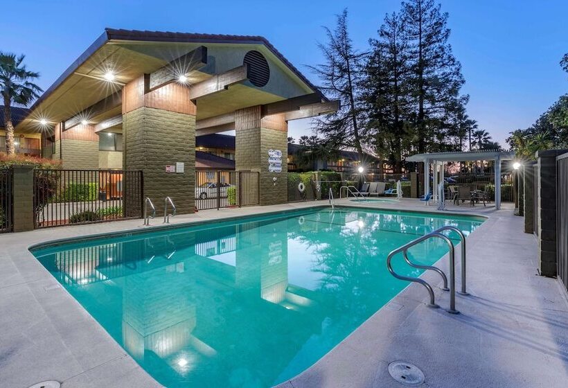 فندق Best Western Orchard Inn