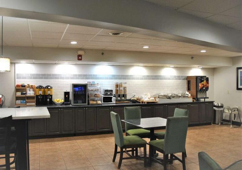 בית מלון כפרי Best Western Owego Inn