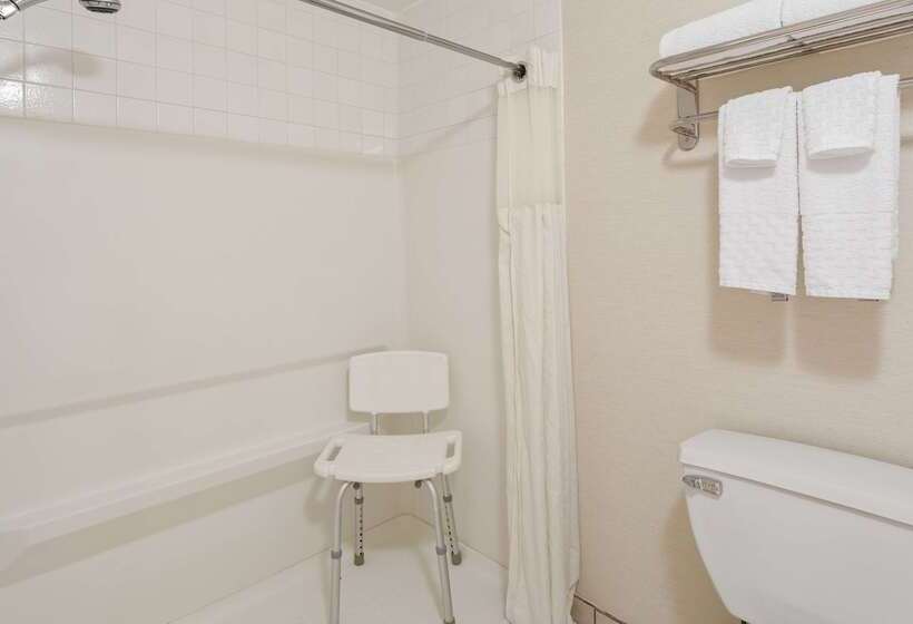 בית מלון כפרי Best Western Pasadena Royale Inn & Suites