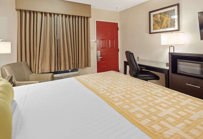 בית מלון כפרי Best Western Pasadena Royale Inn & Suites