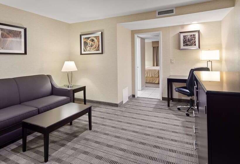 בית מלון כפרי Best Western Pasadena Royale Inn & Suites