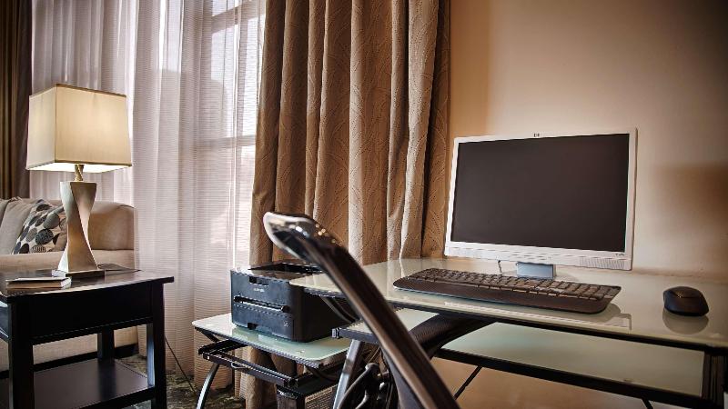 בית מלון כפרי Best Western Pasadena Royale Inn & Suites