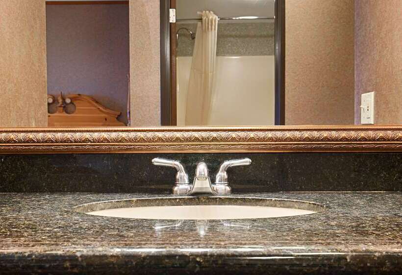 فندق Best Western Plus Dockside Waterfront Inn