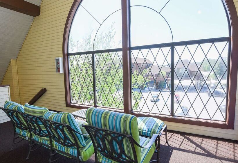هتل Best Western Plus Dockside Waterfront Inn