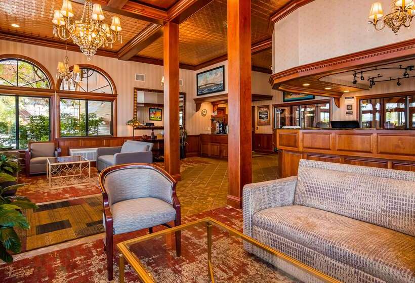 هتل Best Western Plus Dockside Waterfront Inn
