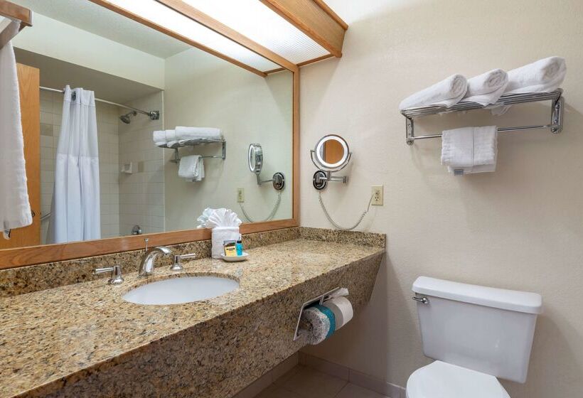 فندق Best Western Plus Mill Creek Inn