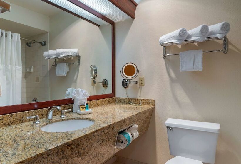 فندق Best Western Plus Mill Creek Inn