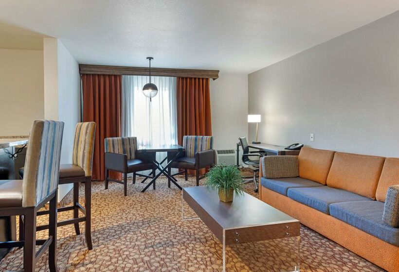 فندق Best Western Plus Mill Creek Inn