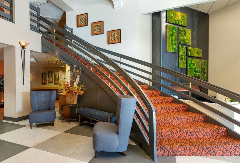 فندق Best Western Plus Mill Creek Inn