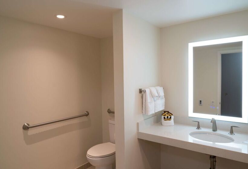 فندق Best Western Plus Monterey Inn