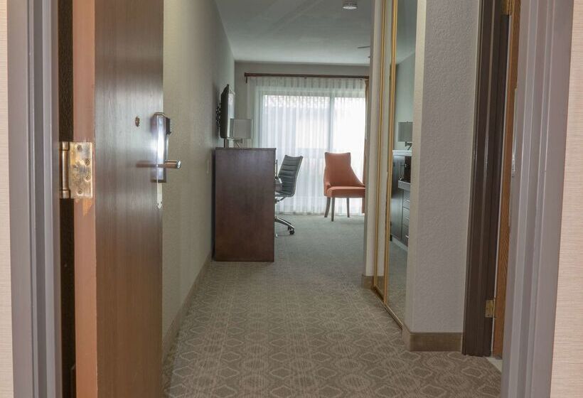 فندق Best Western Plus Monterey Inn