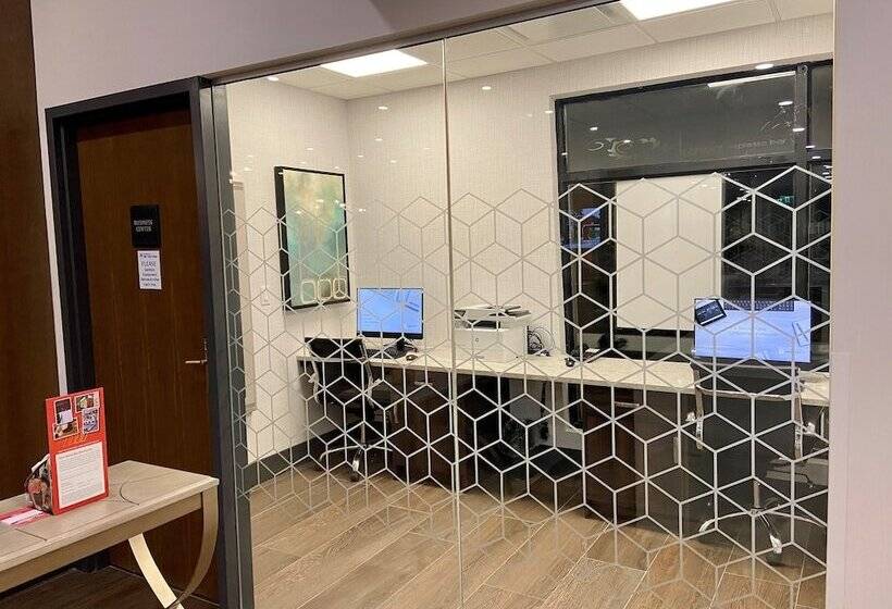 בית מלון כפרי Best Western Plus Suites Downtown Calgary