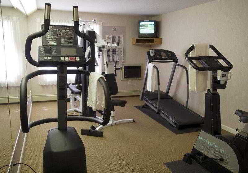 فندق Tower Inn & Suites