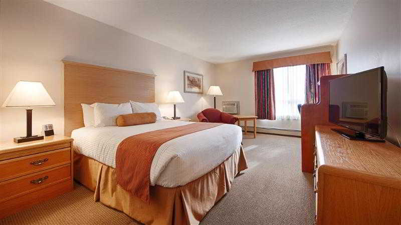 فندق Tower Inn & Suites