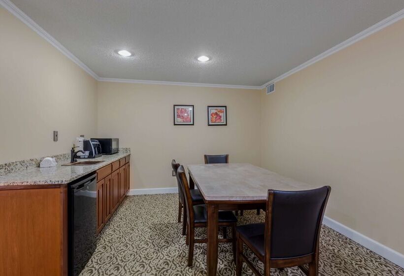 Best Western Plus Wooster Hotel & Conference Center