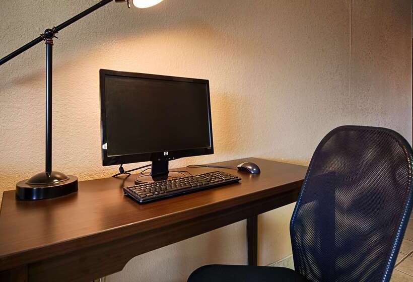 Отель Best Western Port Clinton