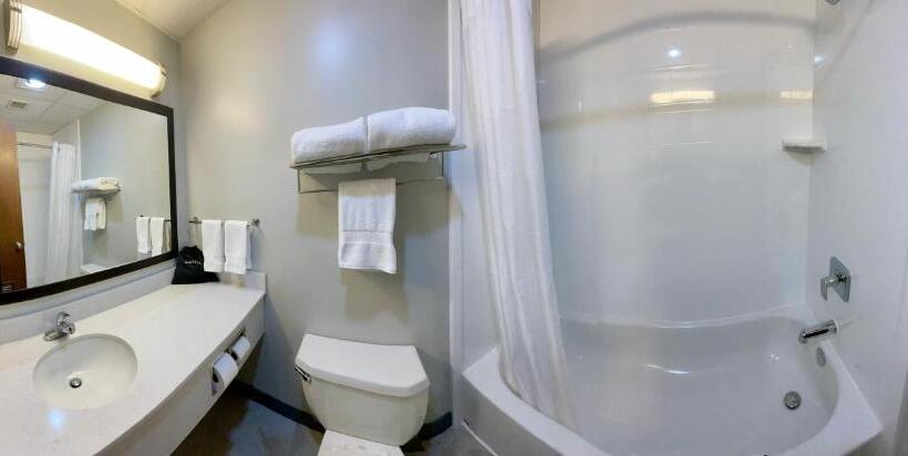 Отель Best Western Port Clinton