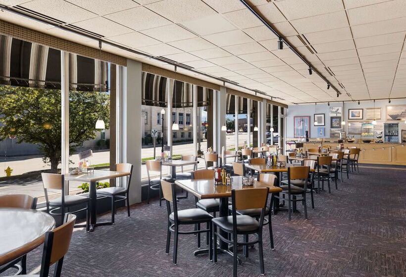 فندق Best Western Riverfront Inn