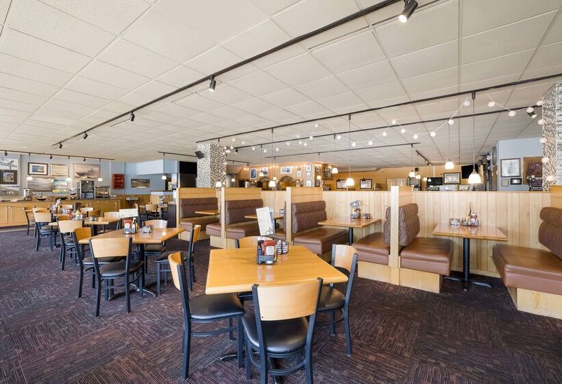 فندق Best Western Riverfront Inn