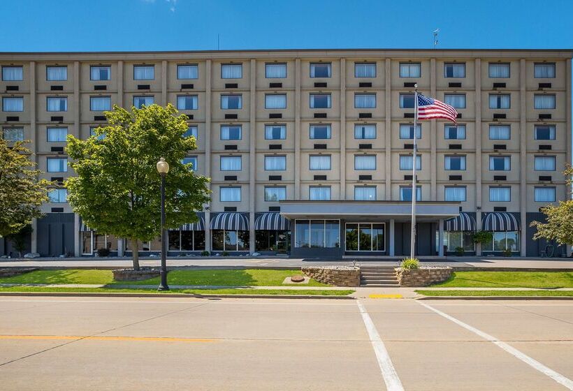 فندق Best Western Riverfront Inn