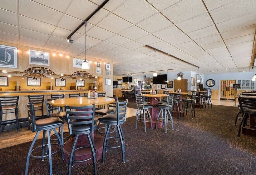 فندق Best Western Riverfront Inn