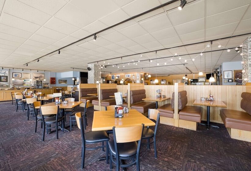 فندق Best Western Riverfront Inn