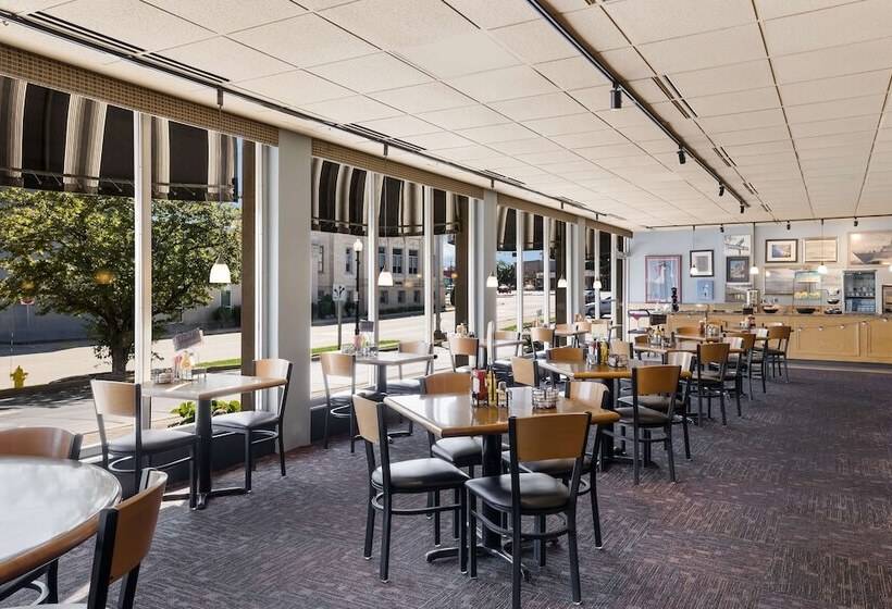 فندق Best Western Riverfront Inn