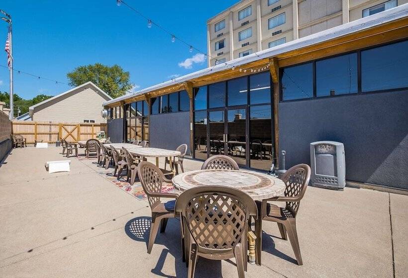 فندق Best Western Riverfront Inn