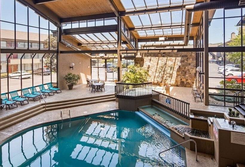 هتل Best Western Toni Inn