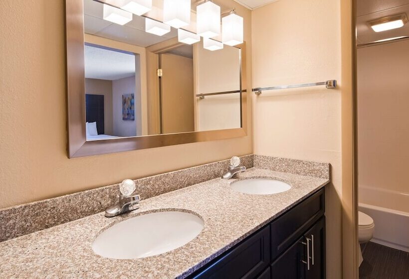 هتل Best Western Toni Inn