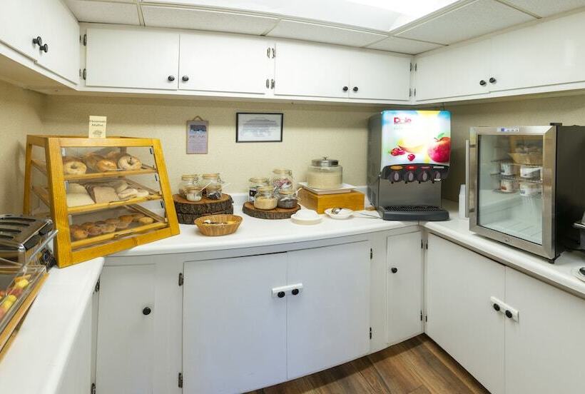 Black Bear Inn, Ascend Hotel Collection