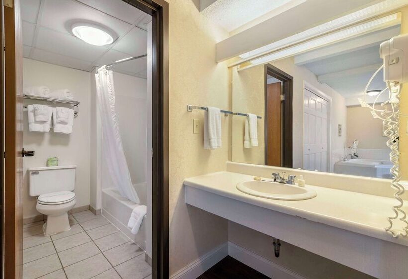 Black Bear Inn, Ascend Hotel Collection