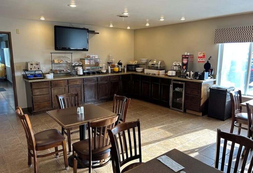 Boarders Inn & Suites By Cobblestone Hotels   Munising