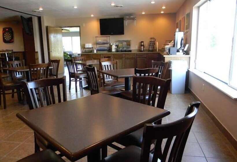 Boarders Inn & Suites By Cobblestone Hotels   Munising