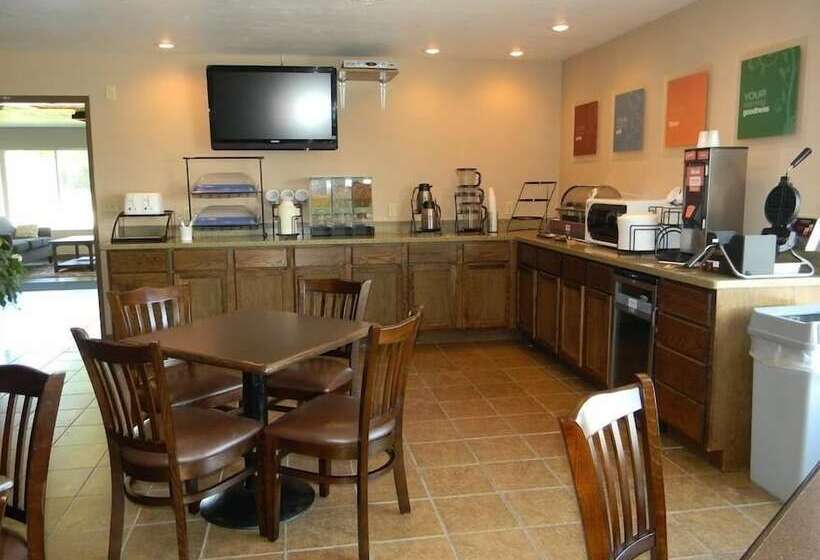 Boarders Inn & Suites By Cobblestone Hotels   Munising