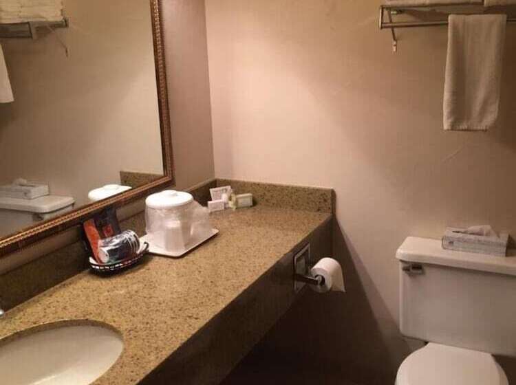 Boarders Inn & Suites By Cobblestone Hotels   Munising