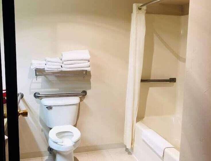 Boarders Inn & Suites By Cobblestone Hotels   Munising