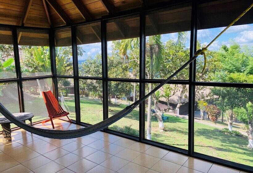 בית מלון כפרי Cahal Pech Village Resort
