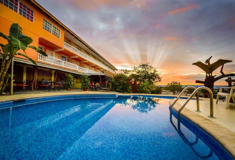 בית מלון כפרי Cahal Pech Village Resort